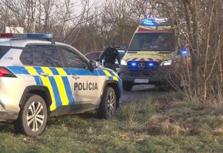 Policajt skočil do vody pomôcť topiacemu sa, ten však boj o život prehral