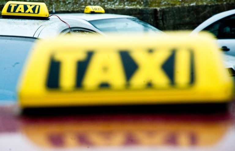 Cestných dopravcov a taxikárov čakajú viaceré zmeny, ministerstvo ich pripravilo nanovo