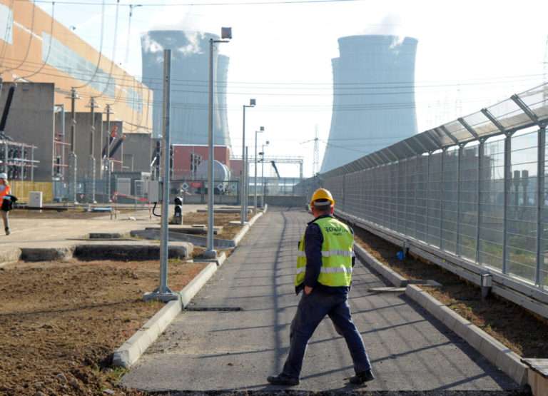 Vyraďovanie slovenských jadrových reaktorov nás podľa analytikov vyjde na vyše tri miliardy eur