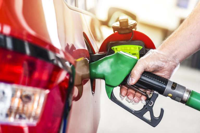 Motoristi by podľa analytikov nemali na čerpačkách zažiť veľké zmeny, ceny palív by sa mali udržať na relatívne nízkych úrovniach 