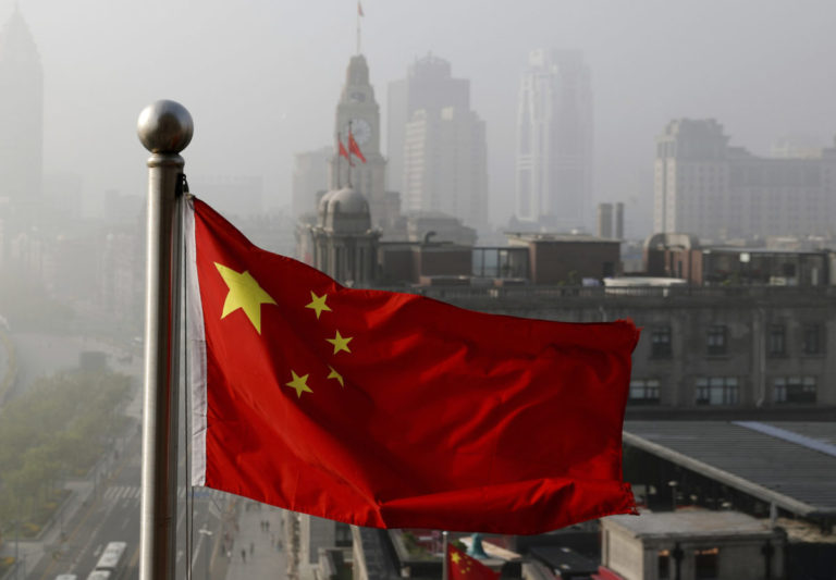 Čínske trhy sú v tomto roku najhoršie na svete, akcie stratili za tri roky šesť biliónov dolárov
