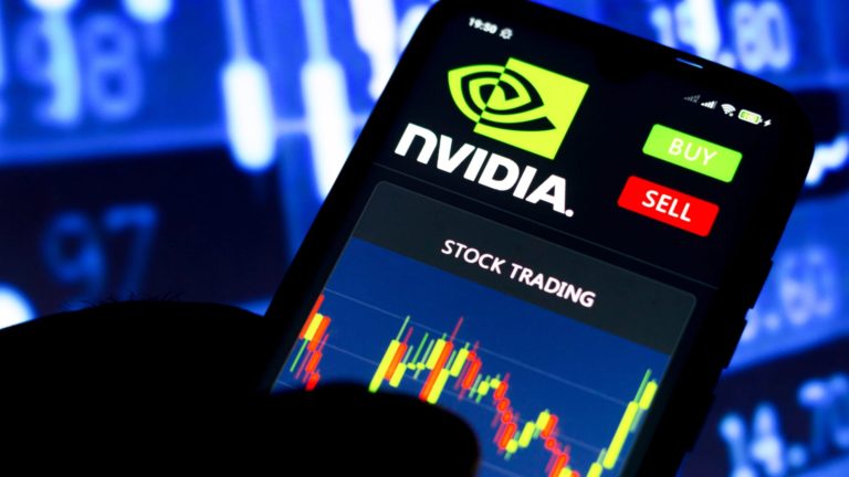 Nvidia rally podnecuje FOMO na celkovom trhu: Julian Emanuel z Evercore