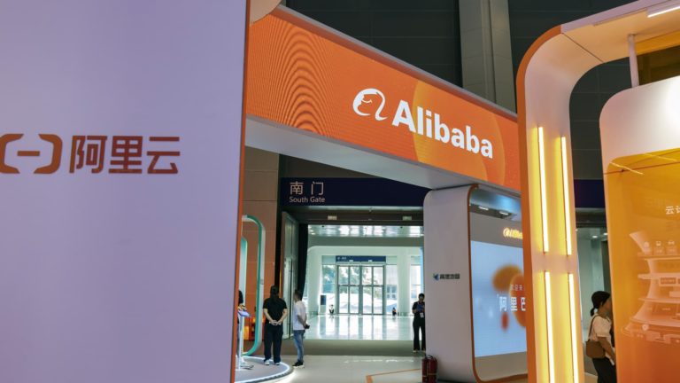 Alibaba Cloud znižuje ceny až o 55 %, aby podporil rast AI v Číne