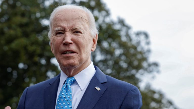 Biden dosiahol drvivé víťazstvo v demokratických primárkach v Južnej Karolíne, získal viac ako 95 % hlasov