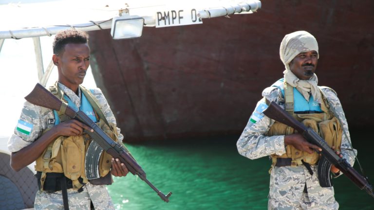 Somálski piráti sú späť v útoku na takej úrovni, akú nevideli roky