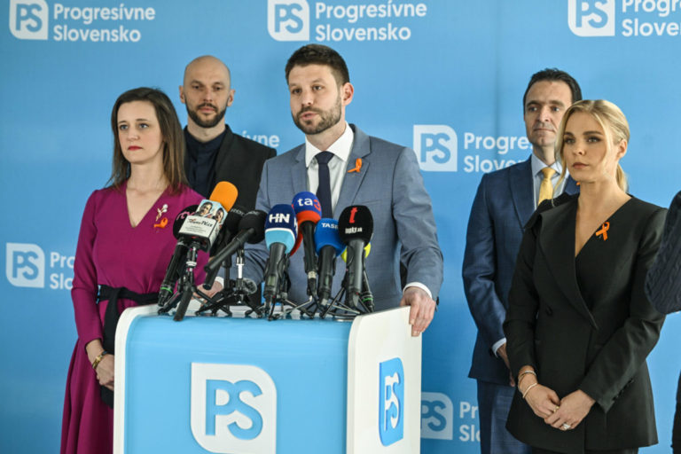 Progresívne Slovensko plánuje štatút tajnej služby napadnúť na generálnej prokuratúre, dokument je stále v utajenom režime