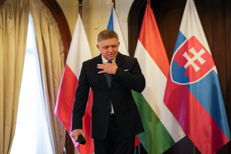 Fico nazval jednu z novinárok politickou aktivistkou, kádrujúcou premiérov (video+foto)