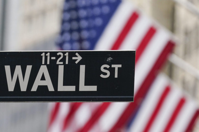 Akciový trh USA stúpol, index S&P 500 prelomil hranicu 5-tisíc bodov