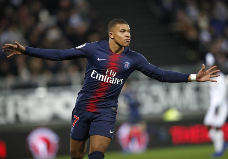 Mbappé údajne oznámil predstaviteľom Paríža Saint-Germain, že na konci sezóny odíde z klubu