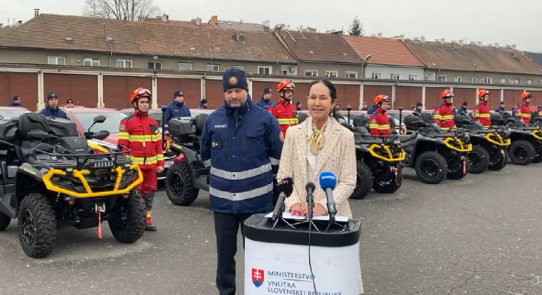 Hasiči a záchranári dostali 35 nových áut a 16 štvorkoliek, majú im pomôcť najmä v ťažko dostupnom teréne (video)