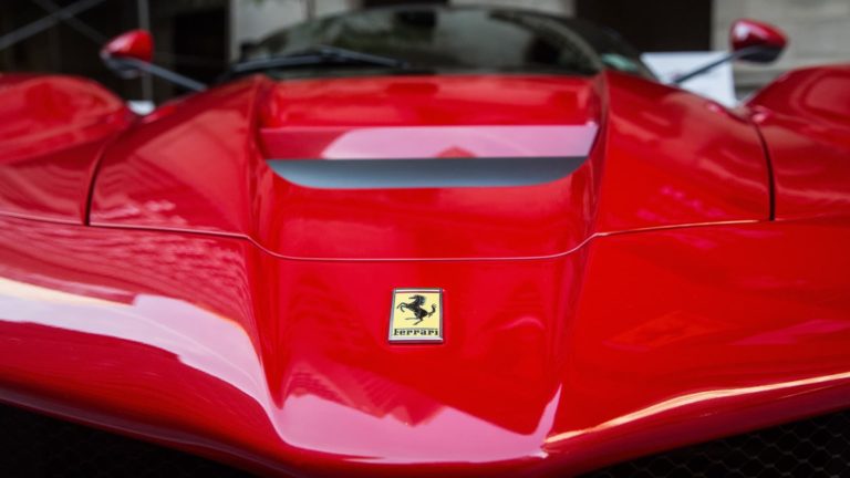 Šéf Ferrari sľubuje, že „emócie“ sa nestratia v revu motora EV