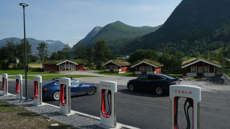 Ako sa Tesla stala najpredávanejšou automobilkou v Nórsku