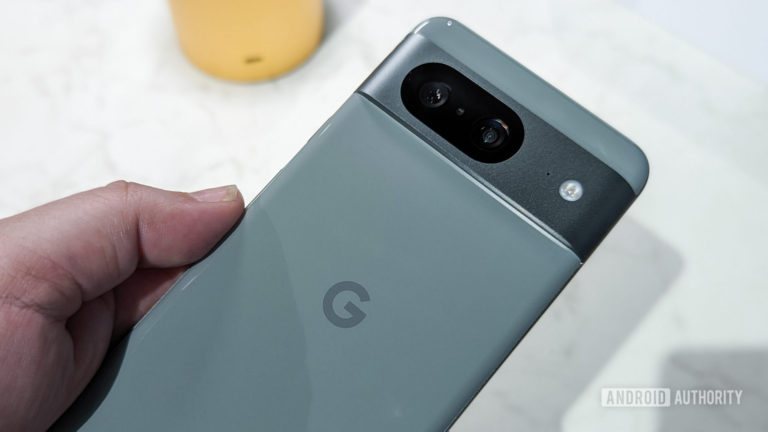 Pixel 8 zostal pozadu: Google odhaľuje, že Gemini Nano nepríde k základnému modelu