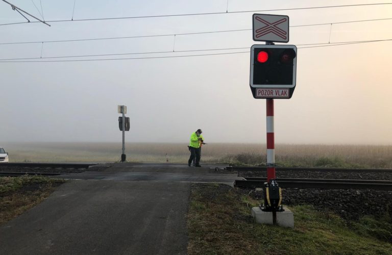 Železnice zaevidovali za uplynulý mesiac až šesť smrteľných zrážok vlaku s osobou, upozorňujú najmä na priecestia