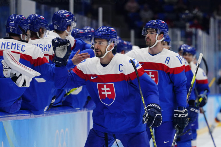 Káder slovenskej reprezentácie opúšťa brankár a traja útočníci. Tím trápi najmä zdravotný stav Hrivíka