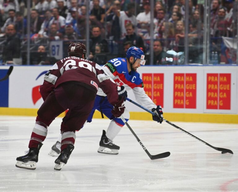 Tatar bol po prehre s Lotyšmi pozitívne naladený. Frühaufa mrzelo, že slovenské mužstvo nevyťažilo viac z úvodnej tretiny (video)