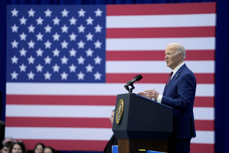 Americký prezident Biden príde do Francúzska na 80. výročie vylodenia spojencov v Normandii