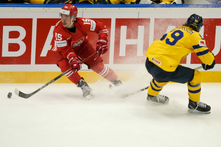 MS v hokeji 2024: Švédsko vyhralo nad Poľskom, dva góly strelil obranca Karlsson (video+foto)