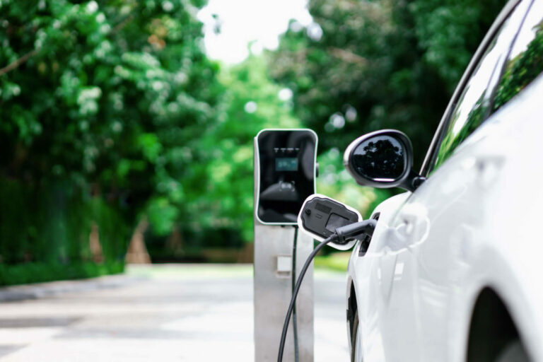 Cena elektriny pre nabíjanie elektrických áut zostáva stabilná