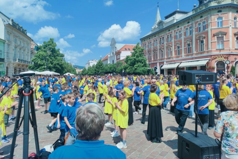 Hlavnú ulicu v Košiciach roztancovala štvorylka, zapojilo sa viac než dvetisícštyristo ľudí