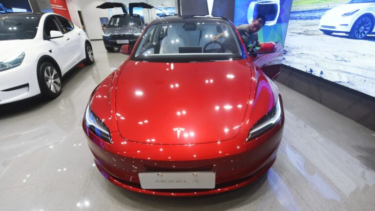 Tesla očakáva zvýšenie cien Modelu 3 v Európe po zavedení ciel EÚ na čínske elektromobily