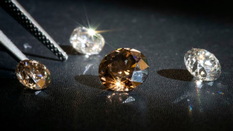 Diamantový priemysel má „problémy“, pretože drahokamy vypestované v laboratóriu zvyšujú ceny