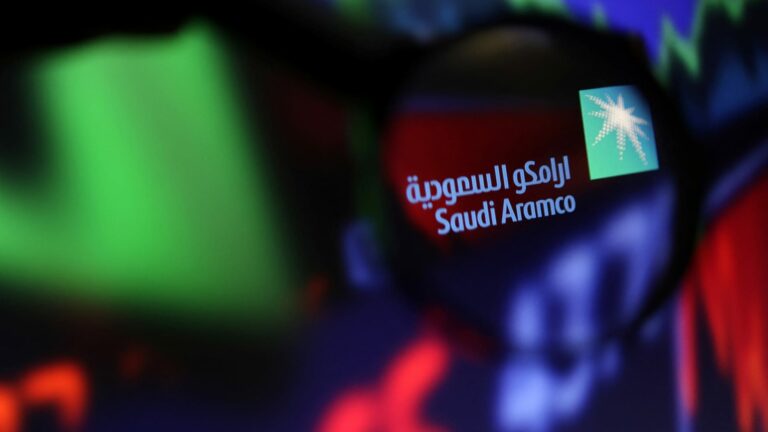 Akcie saudskoarabského ropného giganta Aramco rastú po predaji akcií, ktoré mali získať 11,2 miliardy dolárov