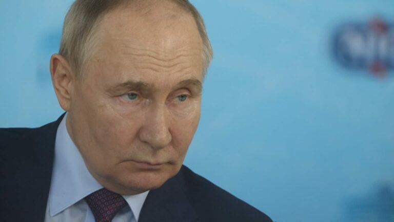 Ruský Putin stanovuje podmienky pre mierové rozhovory s Ukrajinou
