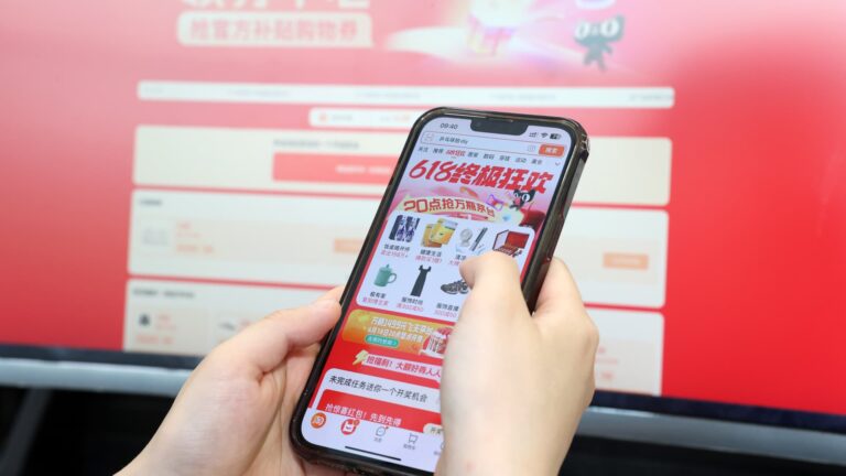 Čínsky e-commerce festival 618 zaznamenal pokles tržieb prvýkrát za 8 rokov
