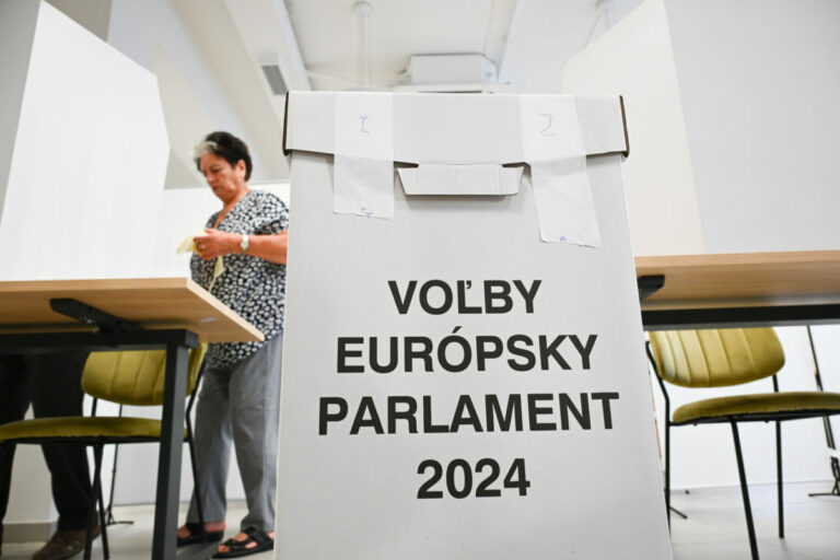 Eurovoľby 2024 na Slovensku: Volebné miestnosti sa otvorili, rozhodujeme o 15 europoslancoch (online)