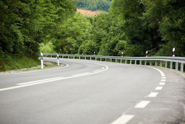 Cesta Vrbové – Trebatice sa po rokoch dočká rekonštrukcie, pribudnú aj bezpečnostné prvky a merače rýchlosti