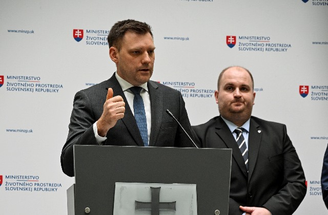 Tarabovo ministerstvo predstavilo okresným úradom na Slovensku priority ochrany životného prostredia (foto)