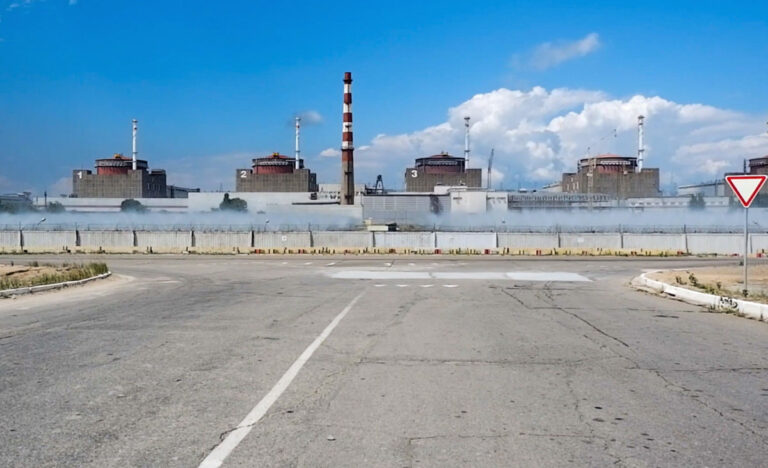 Ruskí vojaci odvážajú nepoužívané zariadenie Záporožskej jadrovej elektrárne, tvrdia Ukrajinci
