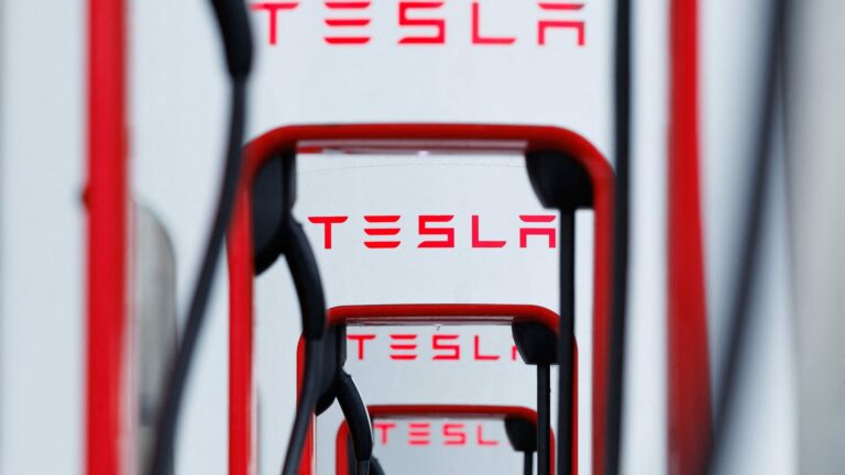 Tesla (TSLA) akcie rástli po správe o dodávkach lepších ako sa očakávalo