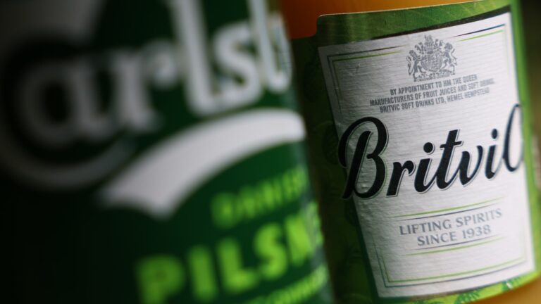 Dánsky pivovar Carlsberg kúpi výrobcu nealkoholických nápojov Britvic