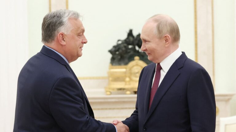 Putinov maďarský spojenec Orban vzbudzuje rozhorčenie EÚ nad „mierovou misiou“ do Moskvy