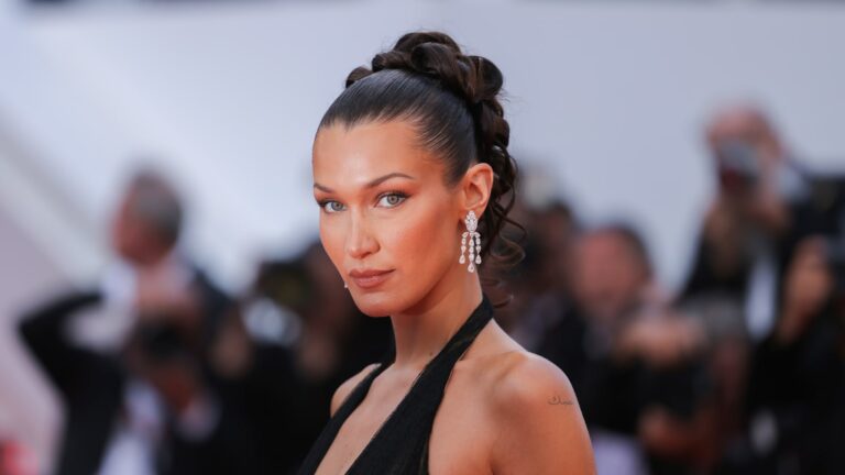 Bella Hadid prerušila mlčanie o reklame Adidas spojenej s olympijskými hrami v Mníchove v roku 1972