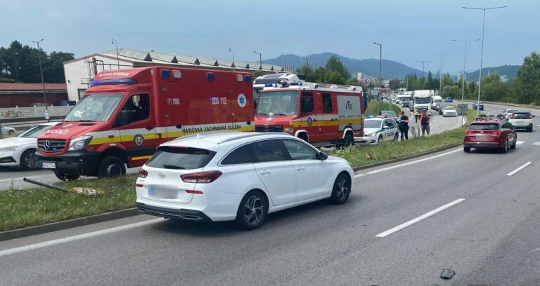 Na ceste I/60 v Žiline došlo k tragickej dopravnej nehode, vodič motocykla zraneniam na mieste podľahol