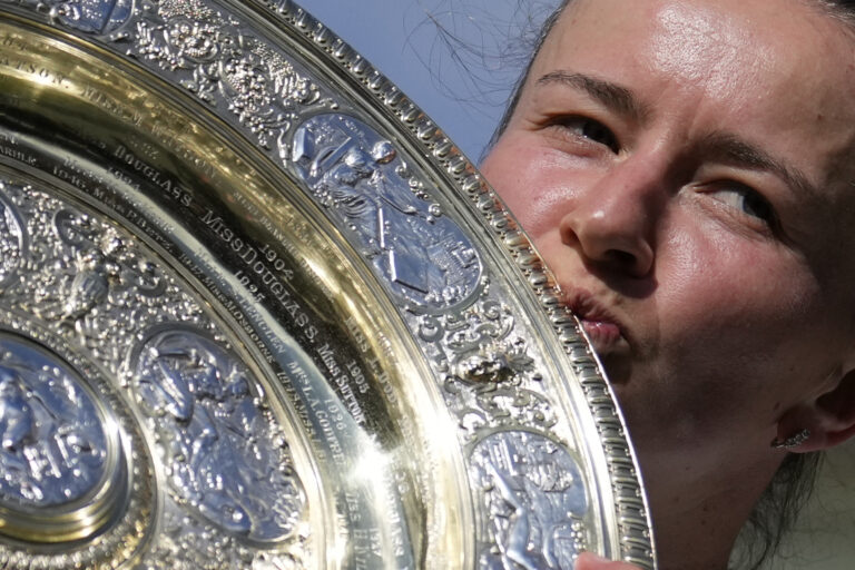 Krejčíková po finále Wimbledonu myslela na mentorku Novotnú, ktorá jej pred desaťročím nedovolila zísť z cesty