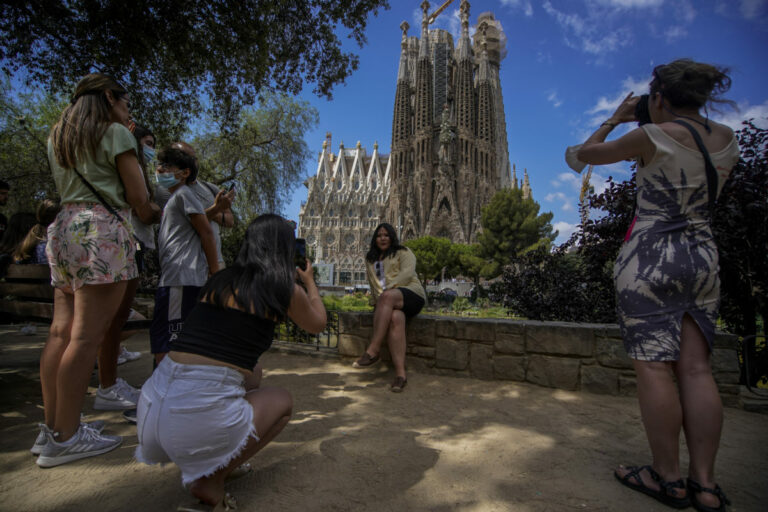 Barcelona zvýši turistickú daň pre cestujúcich na výletných plavbách, ktorí navštívia mesto iba na niekoľko hodín