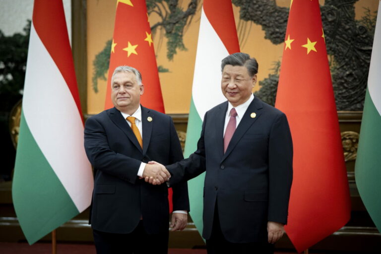 Orbán prekvapivo pricestoval do Pekingu, v rámci pokračovania „mierovej misie“ rokoval aj s prezidentom Si Ťin-pchingom (foto)