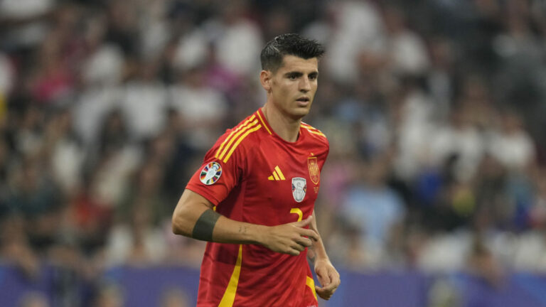 Kapitán Španielov Morata sa po víťazných ME vo futbale rozlúčil s Atléticom Madrid a zamieril do AC Miláno