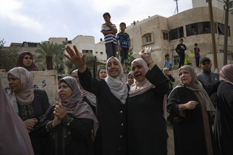Izrael vyzval všetkých Palestínčanov v meste Gaza na evakuáciu, v oblasti sa zintenzívnili boje