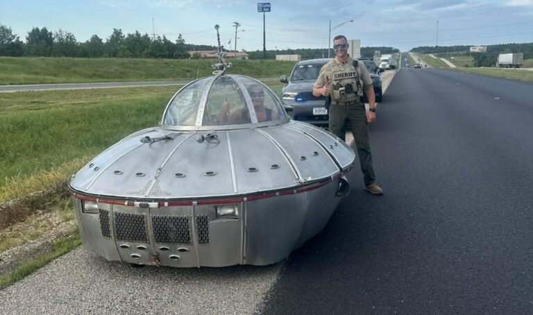 Zástupca šerifa zastaví nezvyčajné „UFO“ v Missouri