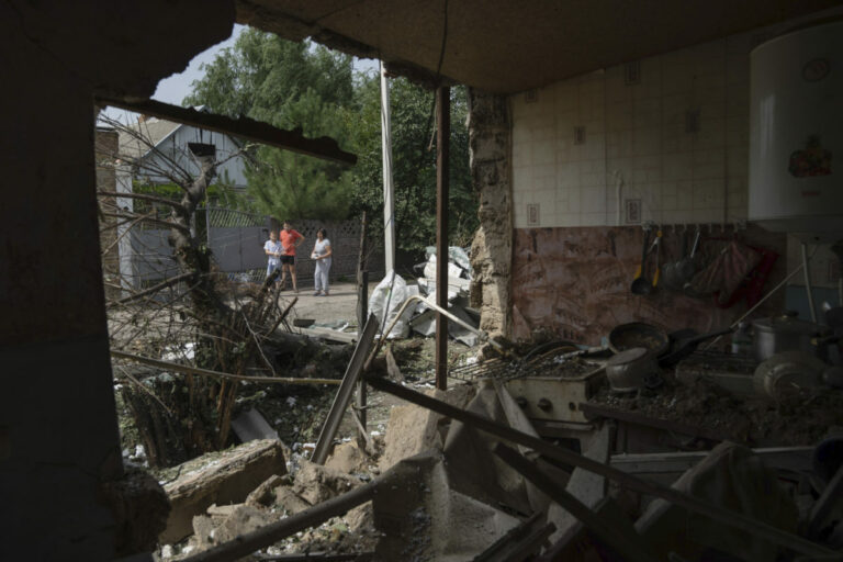Ruský delostrelecký útok na ukrajinské mesto Nikopoľ zabil jedného civilistu a jednu civilistku zranil