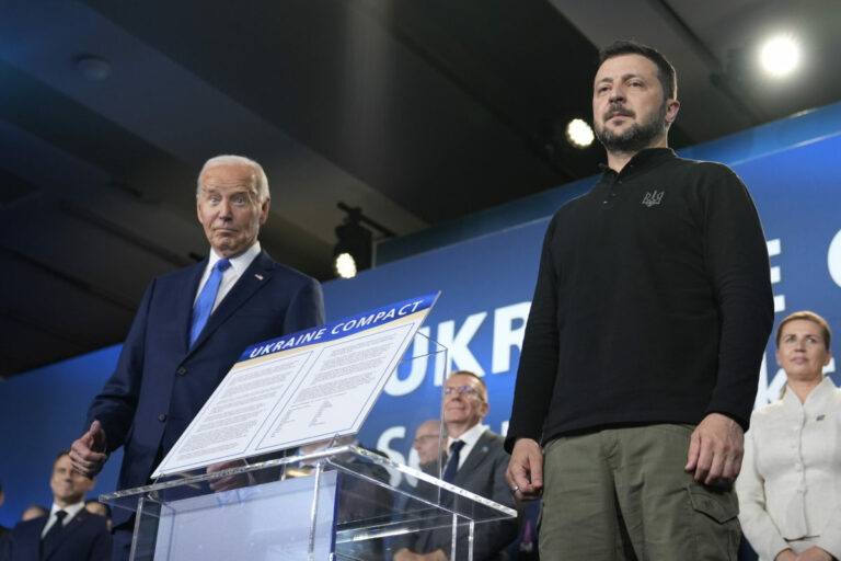 Dámy a páni, prezident Putin, predstavil Biden ukrajinského prezidenta a nebolo to jediné jeho faux pas (video)