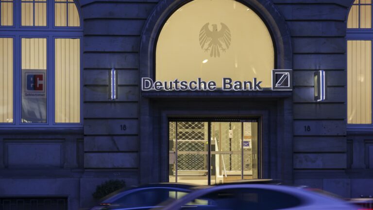 Právnik v súvislosti s ponukou vyrovnania Deutsche Bank Postbank