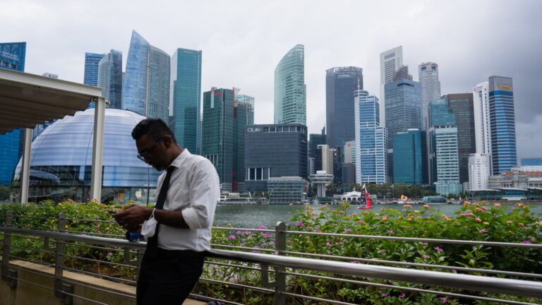 zhromaždenie na Wall Street; Obchodné údaje Južnej Kórey a Singapuru