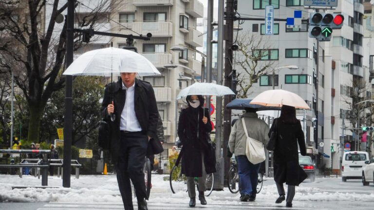 Výpredaj Nikkei, stretnutie RBA, čínsky PMI, India PMI