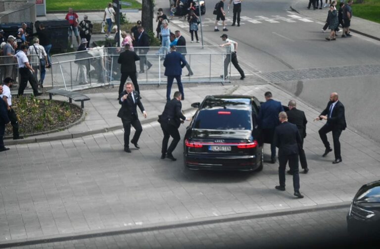 Hlavnú cenu Slovak Press Photo vyhrala fotografia atentátu na Fica, Stoklasa získal tak ocenenie Grand Prix